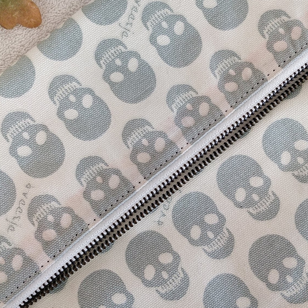 Treesje Fabric Foldover 'Fatal' Clutch w/ Zipper - Picture 8 of 13